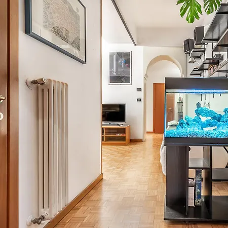 Διαμέρισμα Spacious With Kitchenette, Near Piazza Maggiore *