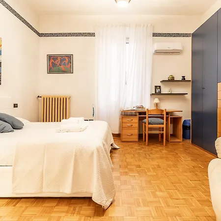 Spacious With Kitchenette, Near Piazza Maggiore Διαμέρισμα *
