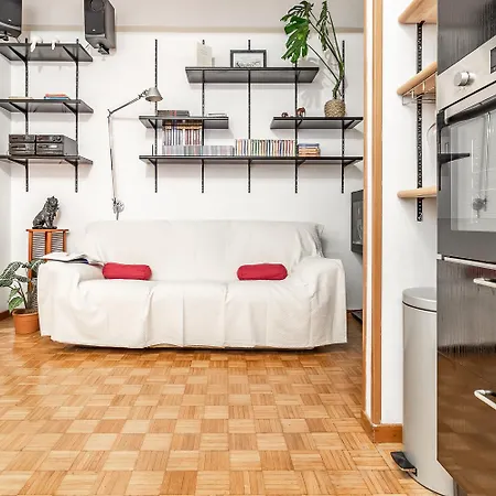 Διαμέρισμα Spacious With Kitchenette, Near Piazza Maggiore *