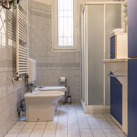 Διαμέρισμα Spacious With Kitchenette, Near Piazza Maggiore