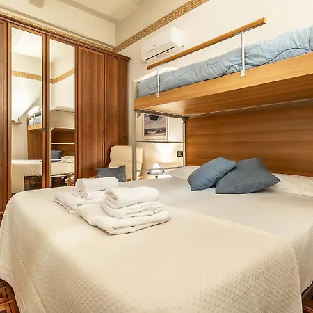 Spacious With Kitchenette, Near Piazza Maggiore * Болонья