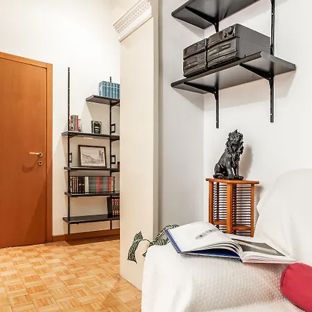 Spacious With Kitchenette, Near Piazza Maggiore Апартаменты Болонья