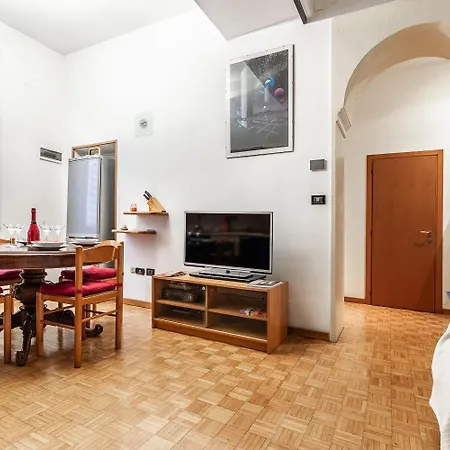 Апартаменты Spacious With Kitchenette, Near Piazza Maggiore