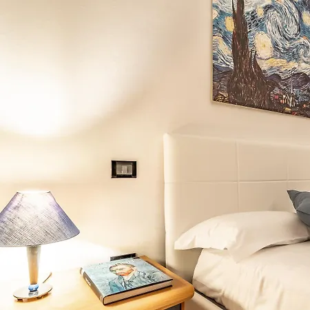 Spacious With Kitchenette, Near Piazza Maggiore Апартаменты