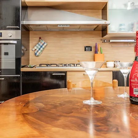 Апартаменты Spacious With Kitchenette, Near Piazza Maggiore Болонья