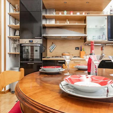 Апартаменты Spacious With Kitchenette, Near Piazza Maggiore